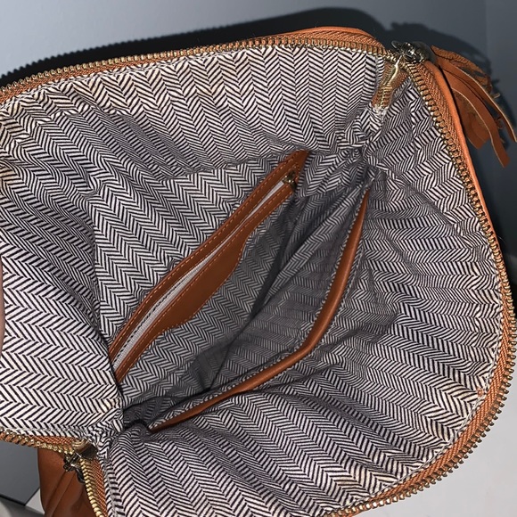 Faux leather crossbody purse - Picture 3 of 6